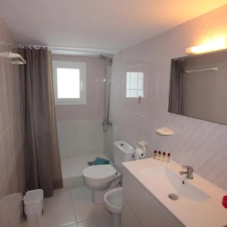 Vacaciones Perfectas Cerca Del Mar: Piscina Privada, Mascotas Bienvenidas Y Playa Perros. - Es-184-21